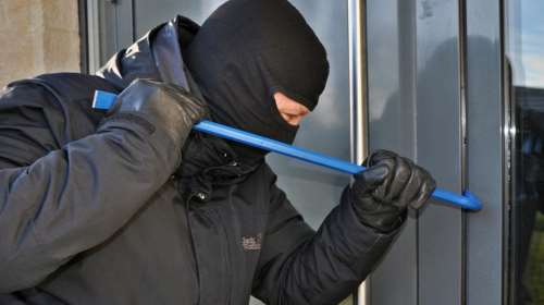 Διάρρηξη μαμούθ στη Φιλοθέη: Άρπαξαν μετρητά και κοσμήματα αξίας ενός εκατ. ευρώ από μονοκατοικία επιχειρηματία