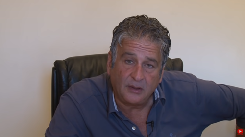 Νίκος Αντωνιάδης: Ερευνάται η εμπλοκή του αντιεμβολιαστή δικηγόρου σε θάνατο 54χρονης, που αρνήθηκε να διασωληνωθεί