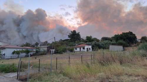 Φωτιά στην Αλεξανδρούπολη: Ανατριχιαστικό βίντεο, ήχησαν σειρήνες του πολέμου