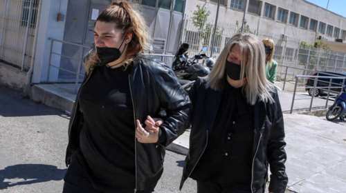 Επισκέφθηκαν τη Ρούλα Πισπιρίγκου στον Κορυδαλλό η μητέρα και η αδερφή της [βίντεο]