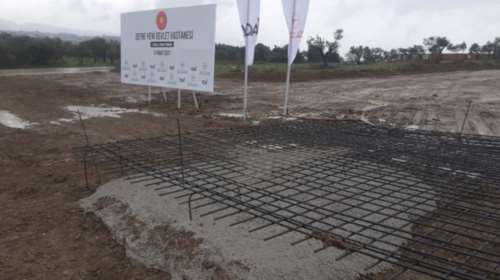 Τουρκία: Νέο προεκλογικό σόου από τον Ερντογάν - Έριξε... θεμέλια σε ανύπαρκτο νοσοκομείο [βίντεο]