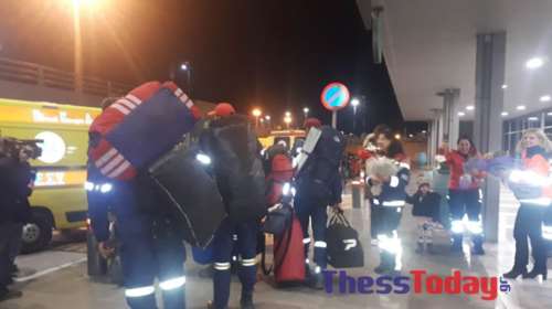 Θεσσαλονίκη: Με λουλούδια και αγκαλιές η υποδοχή της 2ης ΕΜΑΚ - &quot;Μας αγκάλιαζαν, μας έλεγαν είστε αδέρφια&quot; [εικόνες]