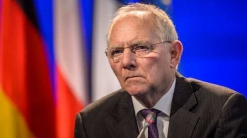 Ο Σόιμπλε έδωσε τη λύση για το κρύο: Βάλτε και δεύτερο πουλόβερ, &quot;κακομαθημένοι&quot; οι Γερμανοί