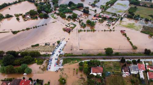 Κακοκαιρία Daniel: &quot;Ακούω φωνές, βοήθεια... πνιγόμαστε&quot; - Σοκάρουν οι μαρτυρίες από τον Παλαμά Καρδίτσας [Βίντεο]