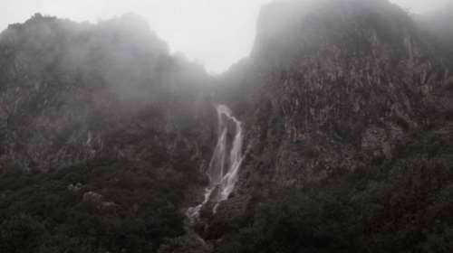 Καλαμπάκα: Ο σπανιότερος καταρράκτης της Ελλάδας αναγεννιέται μόνο όταν αυτός το θέλει [βίντεο]