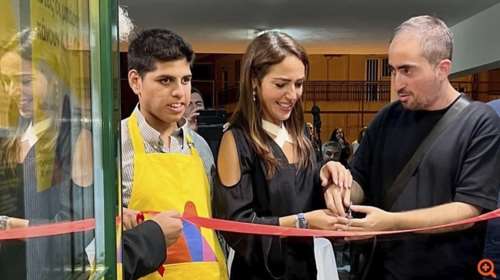 Για πρώτη φορά στην Ελλάδα, νέοι με αναπηρία ιδρύουν και εργάζονται στο δικό τους σχολικό κυλικείο [εικόνες]