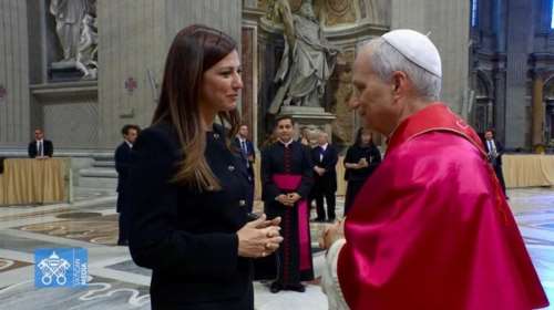 Στην τελετή ενθρόνισης του νέου Πάπα στο Βατικανό η Σοφία Ζαχαράκη