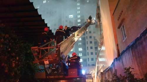 Τραγωδία στο Παρίσι: Τρεις νεκροί από πυρκαγιά σε πολυκατοικία, τρεις βαριά τραυματίες [βίντεο]