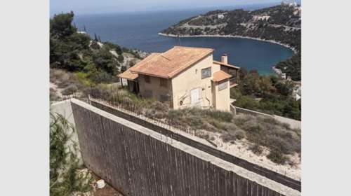 Στο σφυρί και το εξοχικό του Πέτρου Φιλιππίδη στο Σοφικό Κορινθίας- Εχασε τα σπίτια σε Ψυχικό και Κέρκυρα