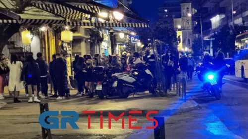 Θεσσαλονίκη: Πάνω από 100 άτομα έπιναν κοκτέιλ στους δρόμους – Επέμβαση της ΕΛΑΣ (εικόνες-βίντεο)