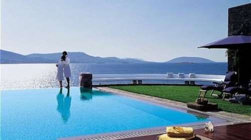 H Ελλάδα καλύτερος προορισμός τουρισμού πολυτελείας για το 2021 στα γερμανικά &quot;Inspire me Award&quot;