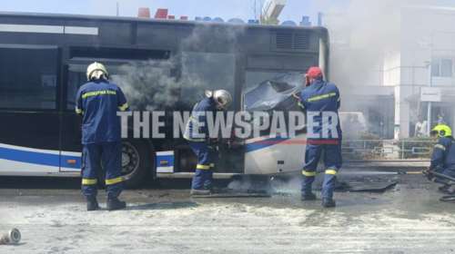 Φωτιά σε λεωφορείο στο κέντρο του Βόλου – Μεγάλη επιχείρηση από την πυροσβεστική [εικόνες - βίντεο]