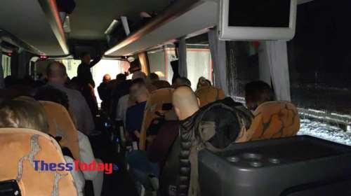 Βιέννη: Με περιπολικό και εκχιονιστικό απεγκλωβίστηκαν οι 100 Έλληνες – &quot;Δεν είχαμε φαγητό και νερό&quot; [εικόνες - βίντεο]