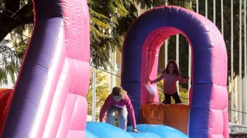 Επαναλειτουργούν παιδότοποι και λουνα παρκ - Περισσότεροι πελάτες στα καταστήματα