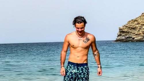 Άγγελος Λάτσιος: Η χειμερινή βουτιά στη θάλασσα και η φωτογραφία με το μαγιό