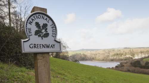 Λονδίνο: Βρέθηκε νεογέννητο βρέφος εγκαταλελειμμένο μέσα σε τσάντα σε πάρκο - Το βρήκε περιπατητής