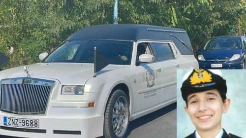 Στο πένθος η Λάρισα: Με C-130 έφτασε η σορός της 19χρονης Θάλειας, μεταφέρθηκε στο πατρικό της με λευκή νεκροφόρα