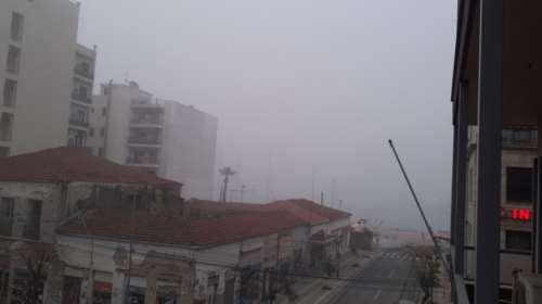 Ο Βόλος έγινε… Λονδίνο: Ομίχλη σκέπασε την πόλη [εικόνες]