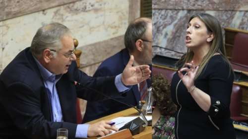 Επεισόδιο μεταξύ Λαμπρούλη- Κωνσταντοπούλου: &quot;Διατελέσατε και πρόεδρος Βουλής, την τύφλα σας δεν ξέρετε&quot; [βίντεο]