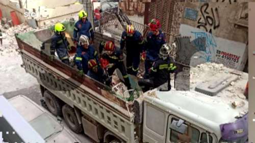 Πειραιάς: Βίντεο ντοκουμέντο δευτερόλεπτα μετά την κατάρρευση του κτηρίου- Απασχολεί για 2η φορά ο εργολάβος σε ένα μήνα