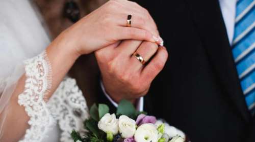 Χανιά: Νιόπαντρο ζευγάρι τσακώθηκε μετά τον γάμο και κατέληξε στο νοσοκομείο - Πέταγαν κατσαρόλες ο ένας στον άλλο