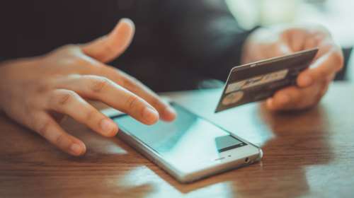 Τηλεφωνική απάτη &quot;μαμούθ&quot; στην Κύπρο: Άρπαξαν από ζάπλουτη Ουκρανή πάνω από 1,2 εκατ. ευρώ