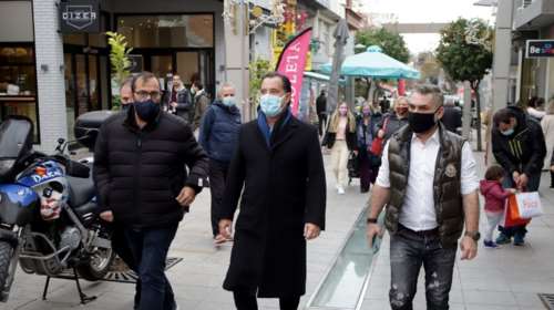 &quot;Καμπανάκι&quot; Γεωργιάδη για τον κόσμο που συνωστίζεται στα καταστήματα: Να προσέξουμε, θα είναι κρίμα να πάμε πίσω