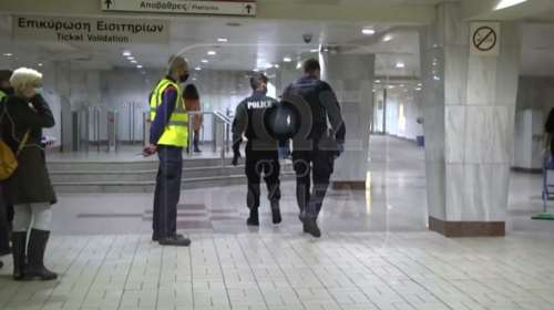 Φως στο Τούνελ: Συγκίνηση στο στούντιο - Βρέθηκε η μητέρα που αγνοούνταν - Ζούσε σαν άστεγη στην Αθήνα [Βίντεο]