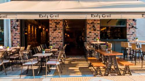 Απίστευτη καταγγελία: Καφετέρια στη Νέα Σμύρνη έδιωχνε τους ηλικιωμένους- Η απάντηση της επιχείρησης