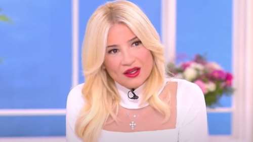 Καρφί από τη Φαίη Σκορδά σε δημοσιογράφους: Κάποιοι δεν έπρεπε να υπάρχουν... [βίντεο]