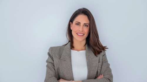 Εκλογές 2023: Η Ελένη Χρονοπούλου μιλά για τον Νίκο Ανδρουλάκη, το ΠΑΣΟΚ και τη ζωή στις Βρυξέλλες