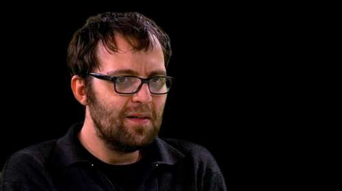 Αύγουστος Κορτώ: Η συγκλονιστική ανάρτησή του για τη μικρή Όλγα - &#39;&#39;Γυφτάκι&#39;&#39; σκέφτονταν και προσπερνούσαν