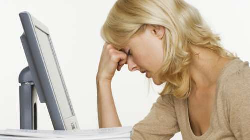 Ισπανία: Σχέδιο νόμου για ιατρική άδεια στις γυναίκες που υποφέρουν από έντονους πόνους περιόδου