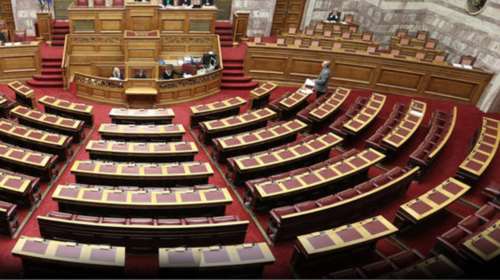 Στην ολομέλεια της Βουλής το νομοσχέδιο για τη νόμιμη μετανάστευση - Τα βασικά σημεία