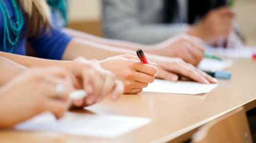 Φροντιστήρια: Ανοίγουν τη Δευτέρα εν μέσω ανησυχίας για την Όμικρον - Παράταση ζητούν οι εκπαιδευτικοί