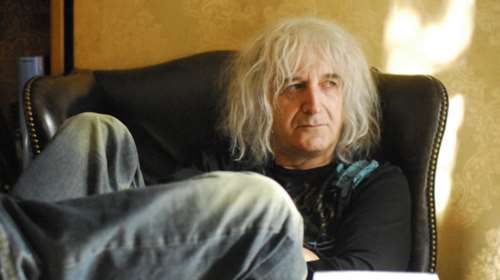 Νίκος Καρβέλας: Πατέρας για τρίτη φορά στα 70 του - Γέννησε η σύντροφός του