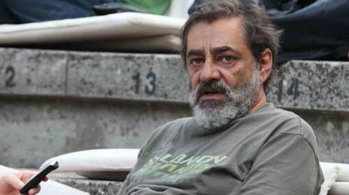 Αντώνης Καφετζόπουλος: Συνελήφθη για &quot;οπλοκατοχή&quot; στο σπίτι του στον Άλιμο, αφέθηκε ελεύθερος - Η απάντηση του ηθοποιού