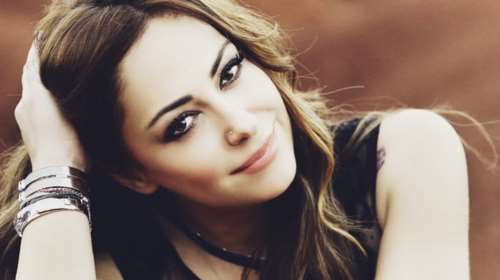 Ερωτευμένη ξανά η Μελίνα Ασλανίδου - Από Κρητικό σε... Κρητικό [Βίντεο]