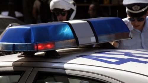 Απίστευτο: Αρνήτρια των &quot;Ελλήνων Αυτόχθονων Ιθαγενών&quot; &#39;&#39;επέβαλε&#39;&#39; πρόστιμο 6 εκατ. ευρώ σε αστυνομικό που την συνέλαβε