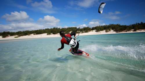 Τραγωδία στη Ρόδο: Νεκρή 31χρονη που έκανε kite surfing
