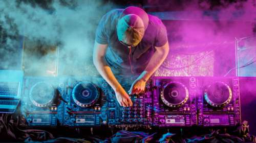 Γνωστός Dj επιτέθηκε σε μοντέλο, πρώην σύντροφό του σε κλαμπ της Γλυφάδας - Πήγε να κόψει το αυτί του νυν φίλου της [βίντεο]