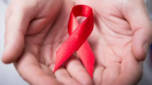 Γκίκας Μαγιορκίνης: Αύξηση των διαγνώσεων AIDS-HIV στην Ελλάδα το 2023 – Πού οφείλεται