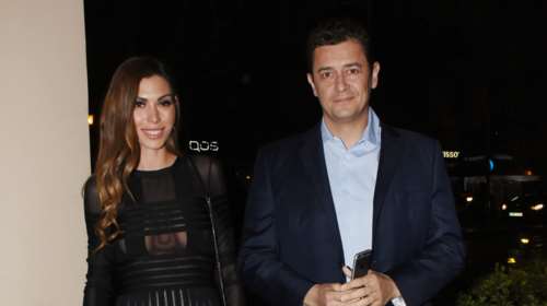 Αντώνης Σρόιτερ - Ιωάννα Μπούκη: Ξέγνοιαστες οικογενειακές στιγμές στις Σπέτσες