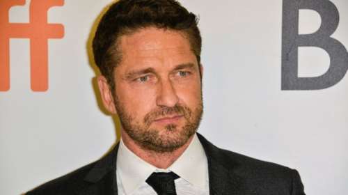 Ο Τζέραλντ Μπάτλερ αγκαλιά με ελληνίδα καλλονή απολαμβάνει τις διακοπές του [εικόνες]