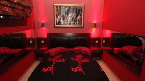 Πως θα επαναλειτουργήσουν οι οίκοι ανοχής: Μάσκα, γάντια και ανοικτά... παράθυρα