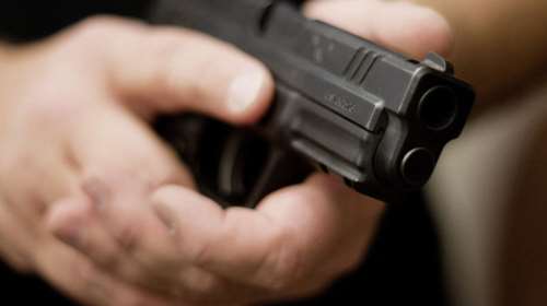 Τρόμος σε πανηγύρι στη Χαλκιδική: 37χρονος έβγαλε όπλο - Τον αφόπλισε αστυνομικός εκτός υπηρεσίας