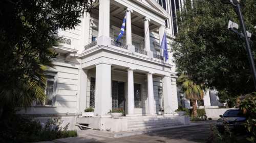 Αποστομωτική απάντηση ΥΠΕΞ στον Τσαβούσογλου: "Οι διακρίσεις της Τουρκίας έφεραν την ελληνική μειονότητα στα πρόθυρα εξαφάνισης"