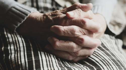 Κορονοϊός: &quot;Στην τσιμπίδα&quot; οίκος ευγηρίας στον Κορυδαλλό - Πρόστιμο 10.000 ευρώ για μη τήρηση μέτρων