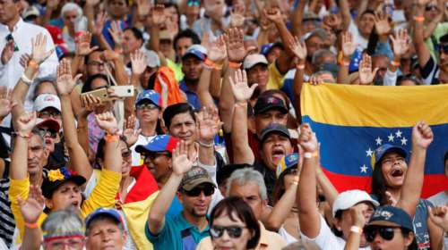 Η Bενεζουέλα απαντά στον Τραμπ: "Ο στρατός μας δεν πτοείται από τις απειλές σου"