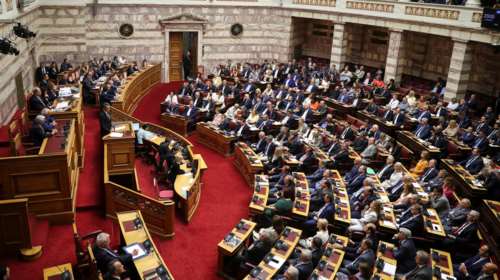 Κατατέθηκε στη Βουλή το νομοσχέδιο για την επιτροπεία ασυνόδευτων ανηλίκων